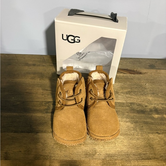 UGG infant boots ; chestnut brown size 4/5 ages 12 - 18 months - Picture 2 of 5